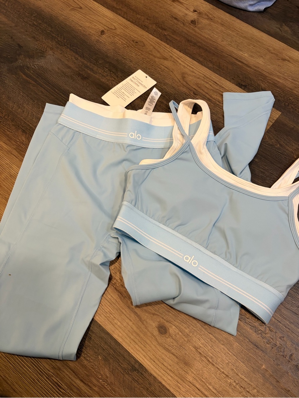 ALO Yoga Light Blue Active Legging & Sports Bra Set